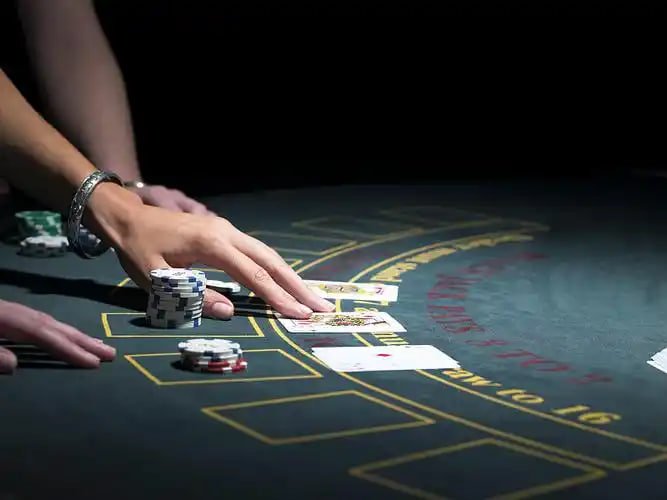 rtp merdekawin mobile app showing slot games and live casino interface